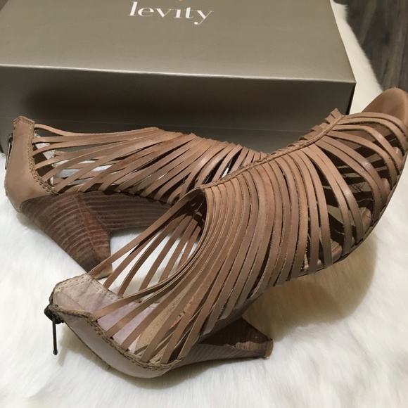 Levity Caged Gladiator Heeled Tan Sell Sandals - Picture 3 of 8